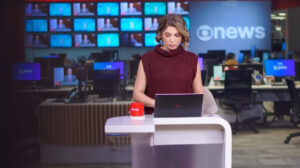 daniela lima na bancada da GloboNews