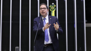altineu côrtes