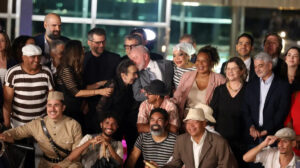 elenco do filme o agente secreto ao lado de lula e janja