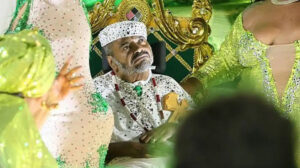 arlindo cruz desfilando na império serrano