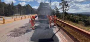Obras sendo realizadas na BR-040