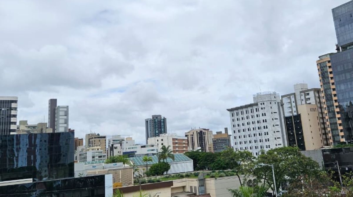 BH pode ter chuva nas próximas horas, segundo a Defesa Civil Municipal (Foto: Rede 98)