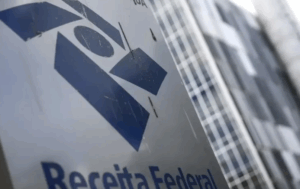 A fachada da Receita Federal