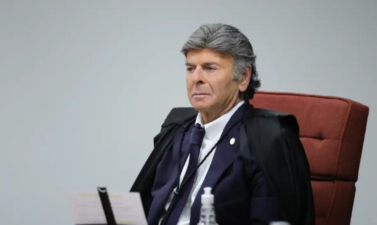 Fux é sorteado relator de ação que busca acesso a visitas de esposa de Moraes ao Senado