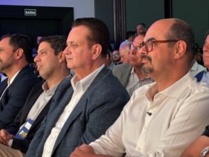 O vice-governador, Mateus Simões, ao lado do presidente do PSD/MG, Gilberto Kassab