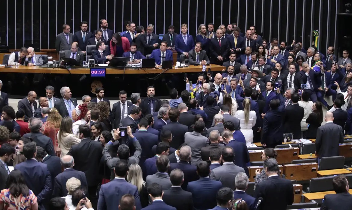 Câmara dos Deputados durante votação do projeto de anistia aos golpistas