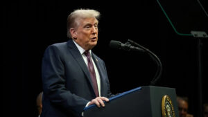 donald trump discursando