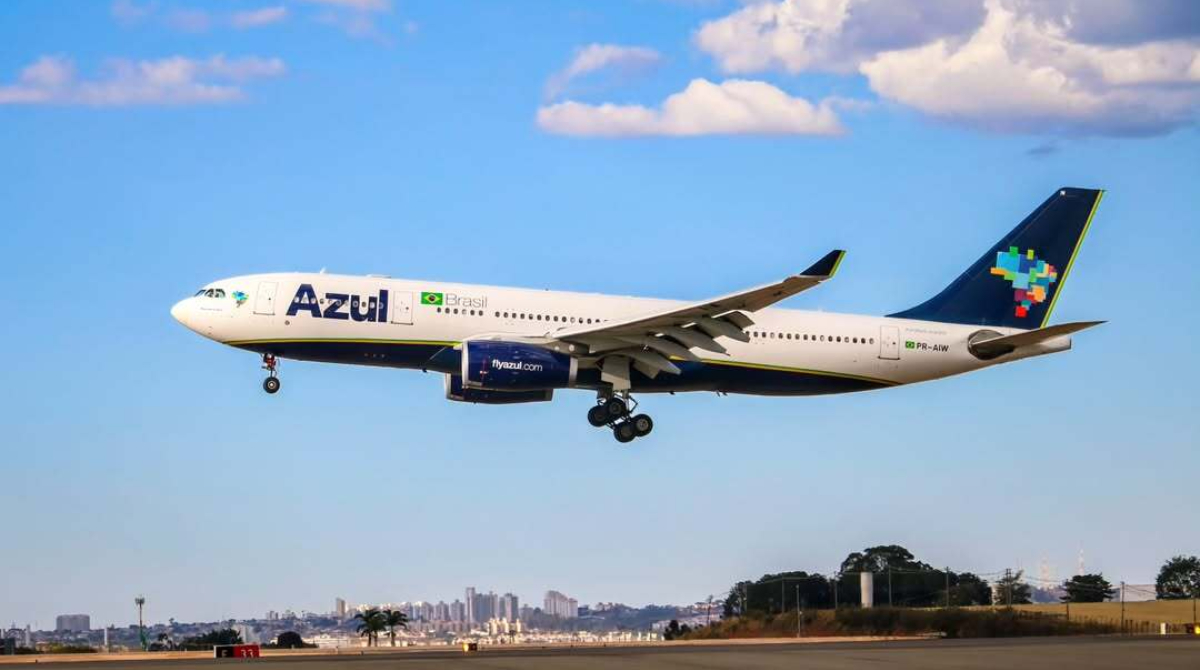 avião da azul