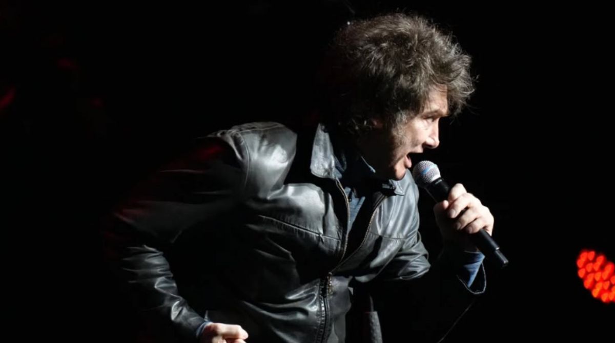 Javier Milei cantou no evento de lançamento do próprio livro em Buenos Aires. (Foto: Reprodução/Instagram/Javier Milei)