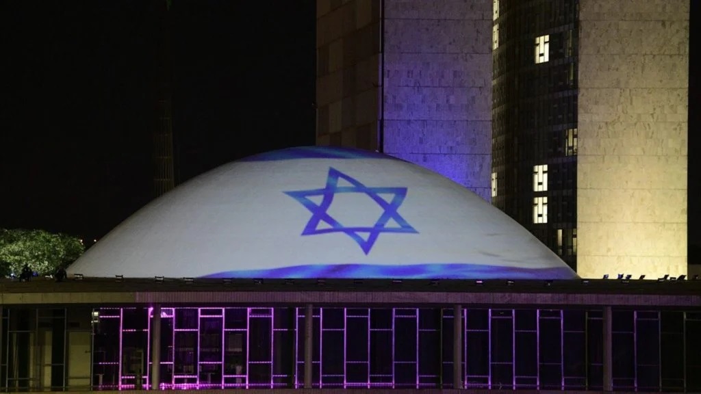 Projeção da bandeira de Israel no Congresso Federal