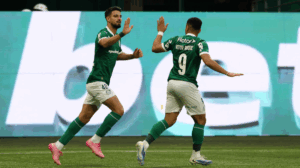 Dupla Vitor Roque e Flaco Lopez