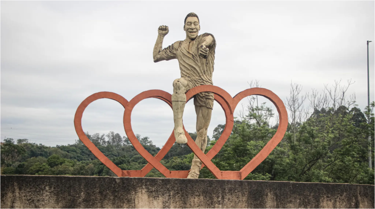 estátua pelé