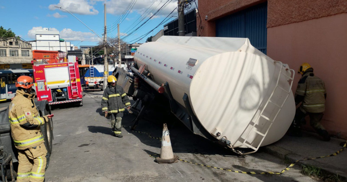 carreta tombada na pedro II
