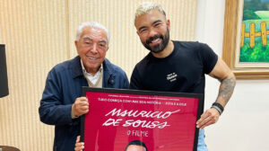 mauricio de sousa ao lado do filho