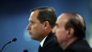 Mauro Cid durante julgamento