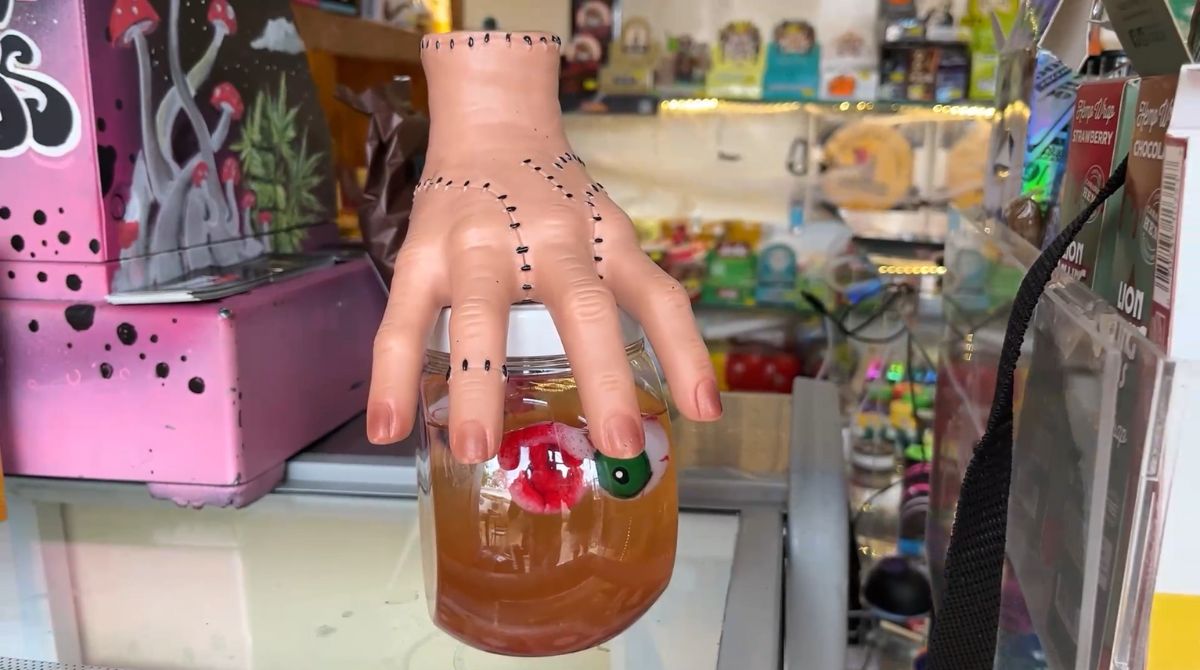 Imagem de enfeite de halloween. Mãozinha da Familia Addams