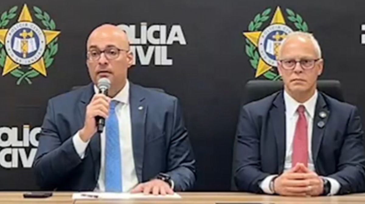 Secretário da Polícia Civil do Rio de Janeiro concedeu entrevista coletiva nesta sexta-feira (31/10) (Foto: Reprodução/Polícia Civil RJ)