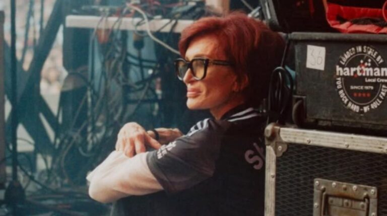 O Black Sabbath não aprova o lançamento de antigas demos da banda, quando ainda se chamava Earth, apesar do ex-empresário prometer que vai divulgar o material. (Foto: Reprodução/Instagram/Sharon Osbourne)