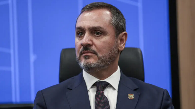 Diretores da PF apoiam Andrei Rodrigues e colocam cargos à disposição
