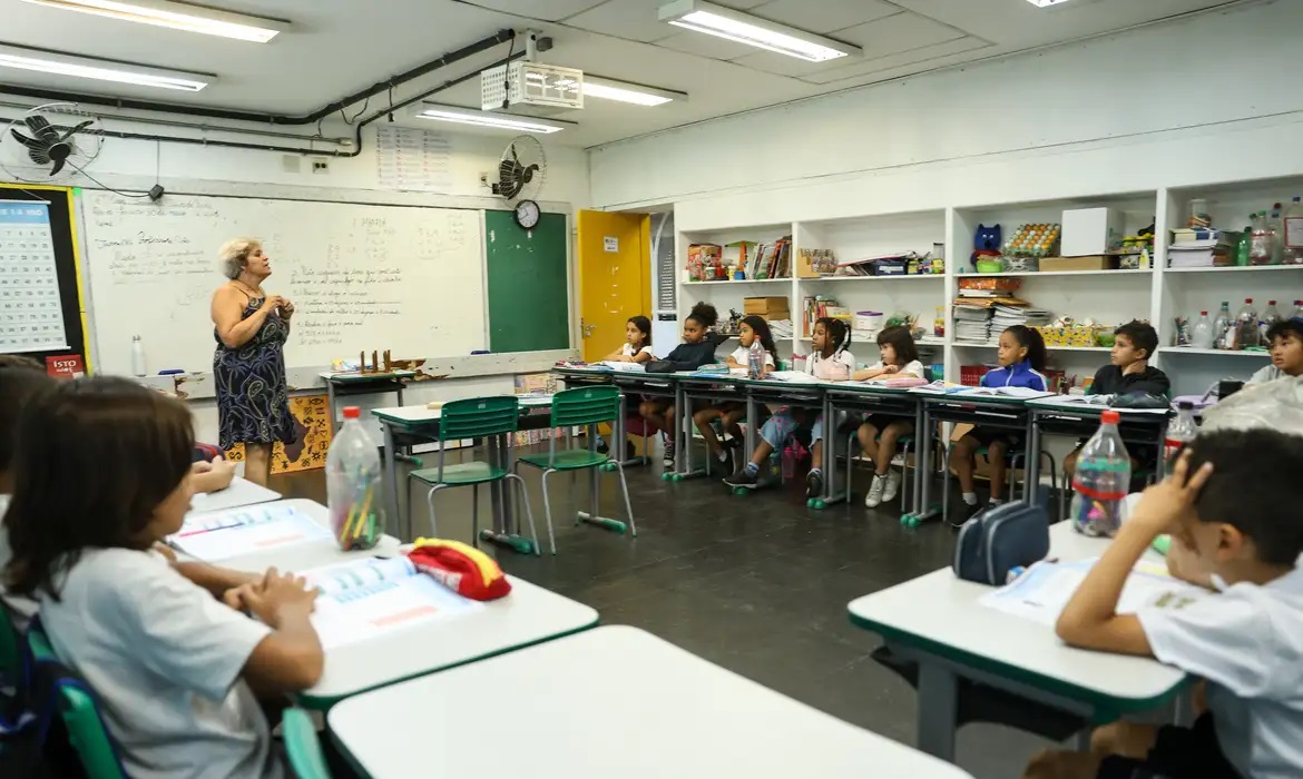 Professora em sala de aula