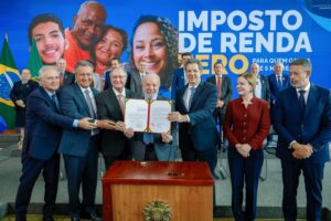O presidente Lula sanciona a isenção do Imposto de Renda