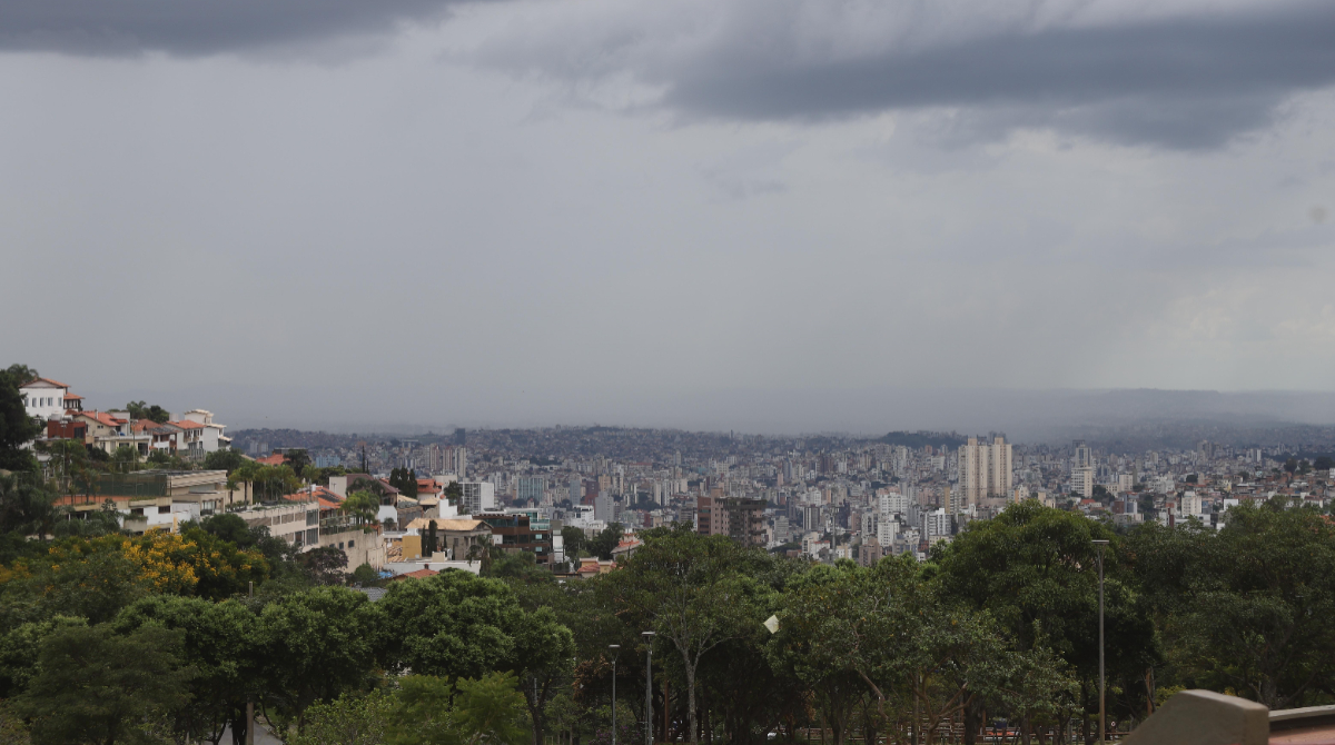 céu nublado em BH