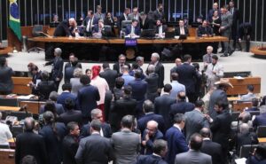 A Câmara dos Deputados, em votação do PL da Dosimetria