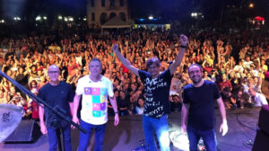 14 bis posando com público