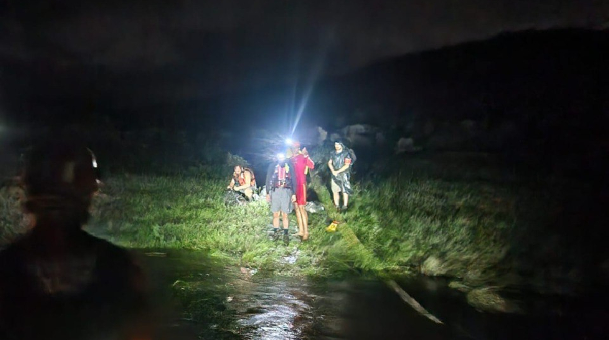 turistas ilhados na serra do cipó
