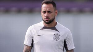 Maycon em treinamento CT do Corinthians.