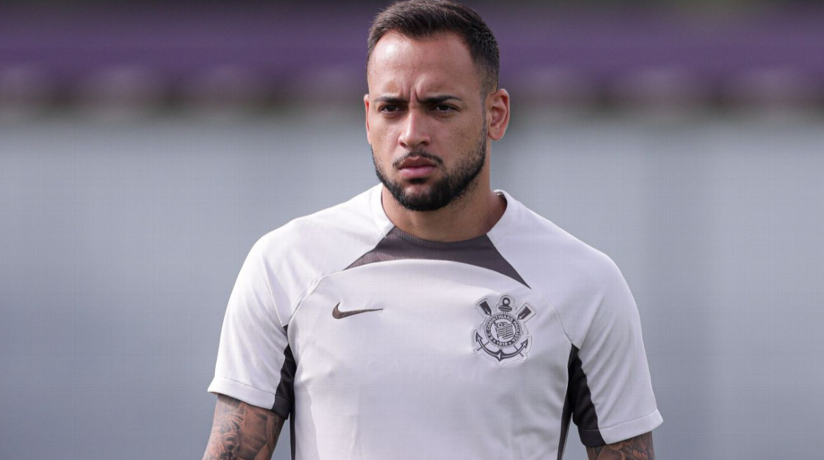 Maycon em treinamento CT do Corinthians.