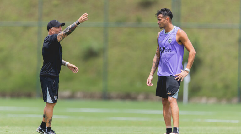 escalação atlético bragantino