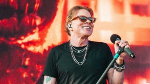Axl Rose completou 64 anos nesta sexta-feira (06/02). (Foto: Reprodução/Instagram/GunsnRoses)