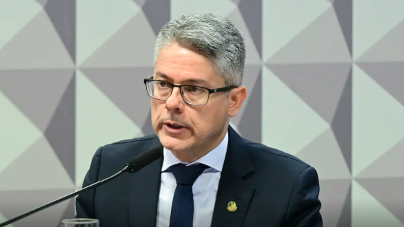 O senador Alessandro Vieira