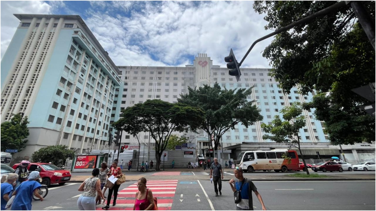 A fachada da Santa Casa BH