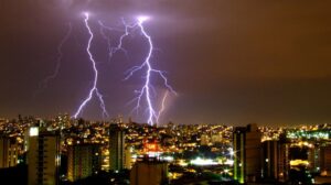 Chuvas em Minas Gerais: saiba como se proteger e os canais de ajuda