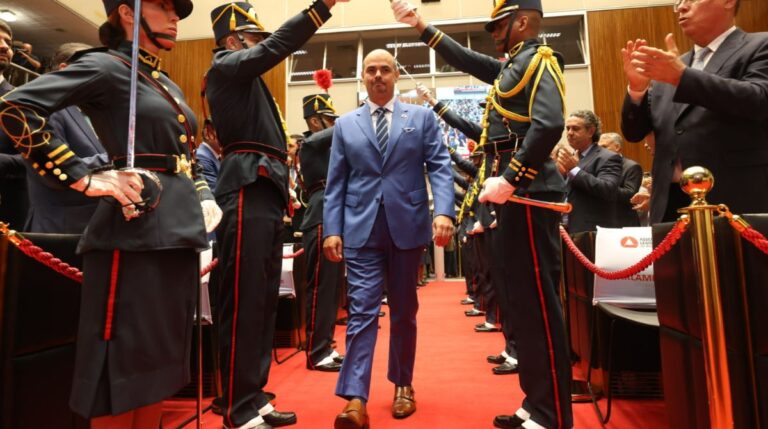 Simões assume posto de Romeu Zema e será candidato para permanecer no Palácio Tiradentes. (Foto: Gil Leonardi/Governo de Minas)