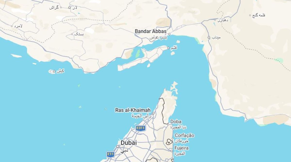 Irã ameaça fechar o Estreito de Ormuz e atacar Israel caso Trump bombardeie suas usinas de energia. (Foto: Reprodução/Google Maps)