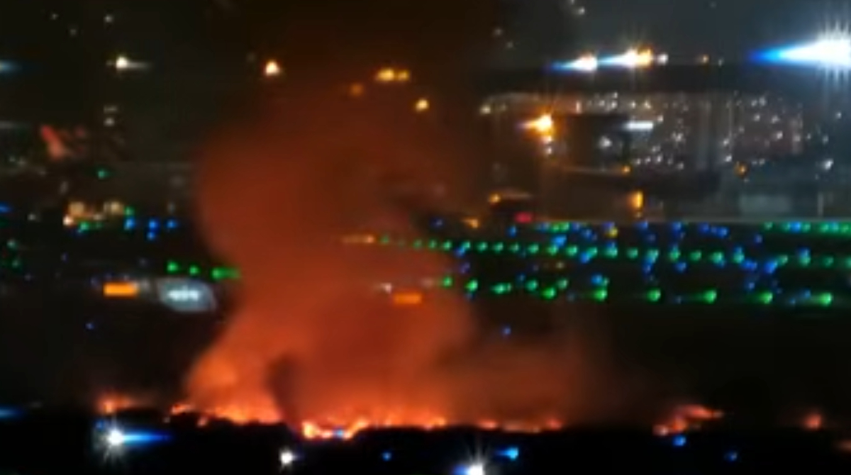 motor avião explode