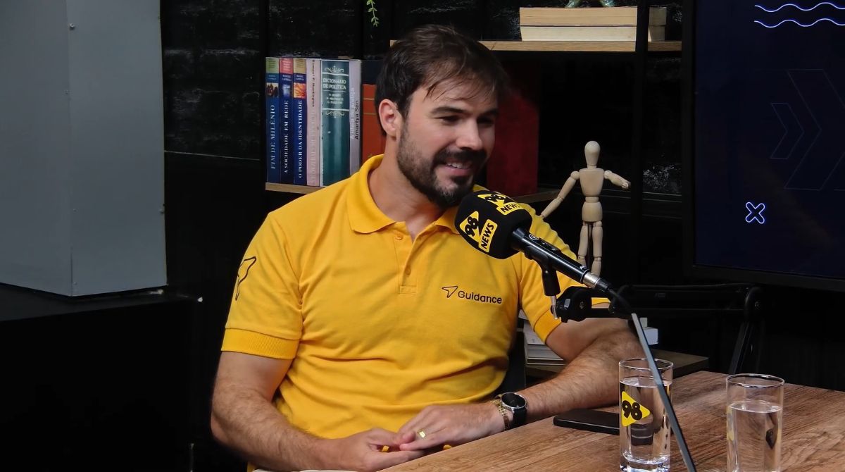 Sua empresa usa a IA como ferramenta ou estratégia de negócio? Geraldo Franciscani explica no Conecta News