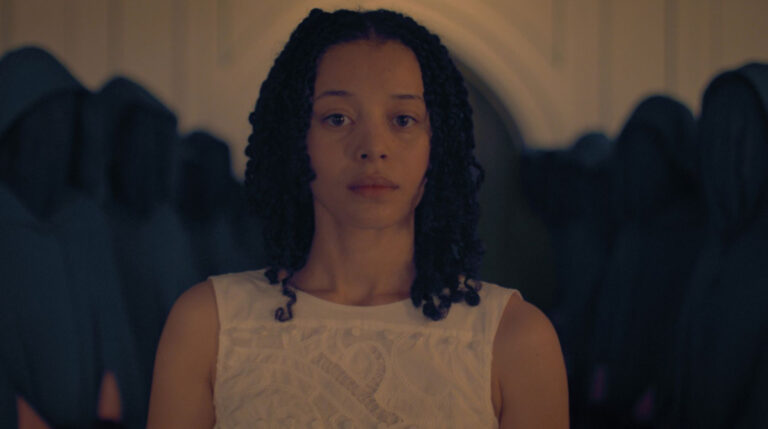 personagem da série os testamentos: das filhas de gilead