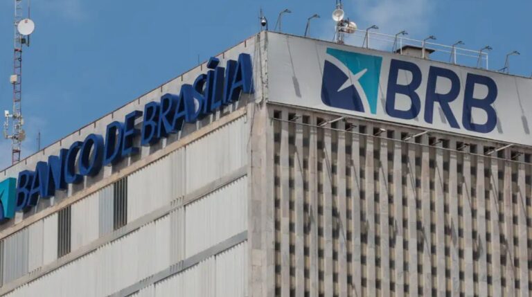 O Banco de Brasília (BRB) anunciou a venda de R$ 15 bilhões em ativos ligados ao Banco Master. A operação busca recuperar perdas da instituição. (Foto: Joédson Alves/Agência Brasil)