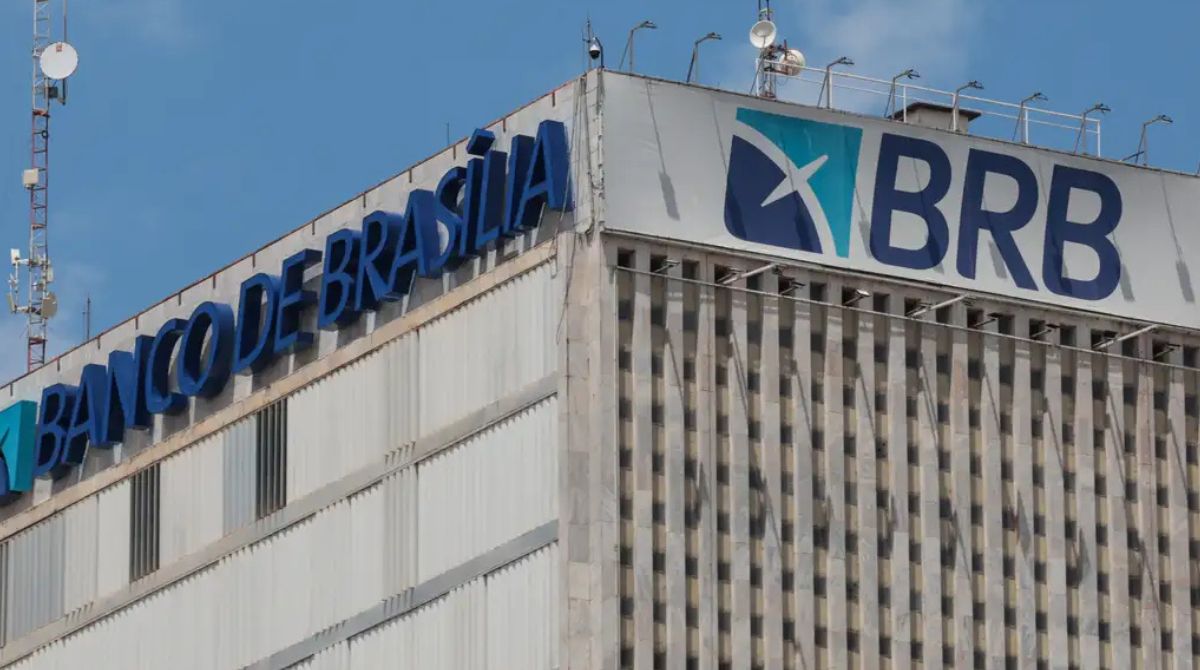 O Banco de Brasília (BRB) anunciou a venda de R$ 15 bilhões em ativos ligados ao Banco Master. A operação busca recuperar perdas da instituição. (Foto: Joédson Alves/Agência Brasil)
