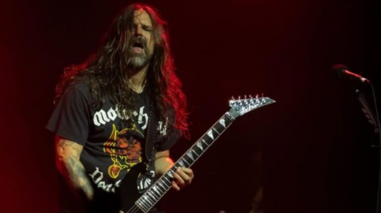 Andreas Kisser afirmou que não descarta um retorno do Sepultura aos palcos após o fim da atual turnê de despedida. (Foto: Reprodução/Instagram/Andreas Kisser)