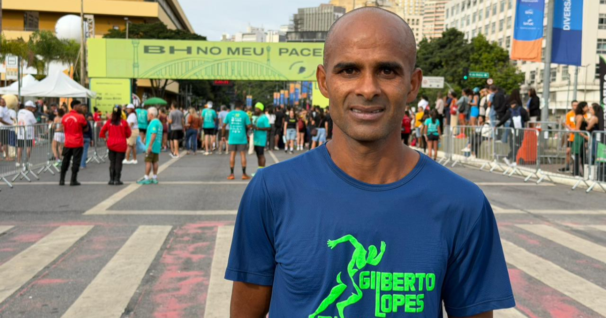 gilberto lopes na linha de chegada da maratona de bh