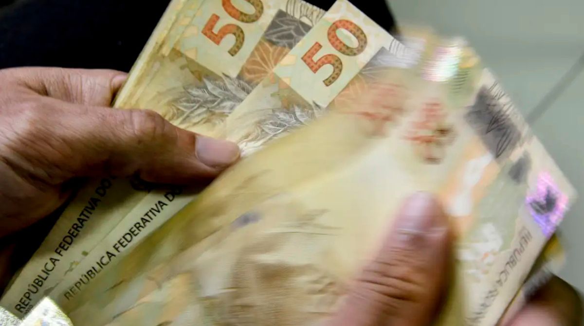 Desenrola 2.0 limpa nome de mais de 1 milhão de brasileiros e projeta liberação de R$ 8,2 bilhões do FGTS para quitar contas atrasadas. (Foto: Marcello Casal Jr/Agência Brasil)