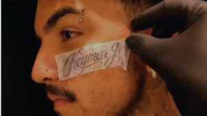 fã neymar tatuagem