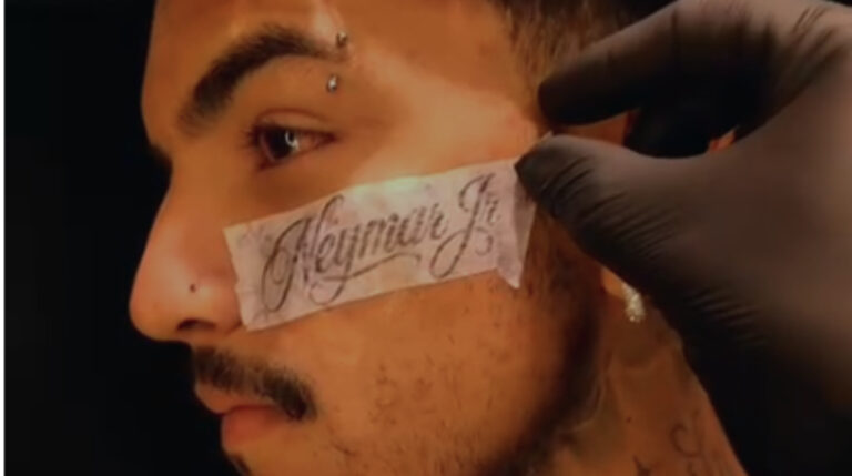 fã neymar tatuagem