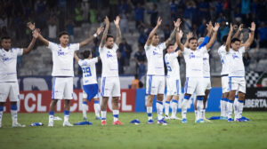 camisa branca cruzeiro