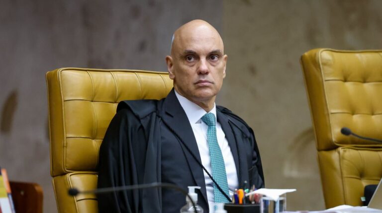 Carlos Viana protocola pedido de impeachment contra Alexandre de Moraes